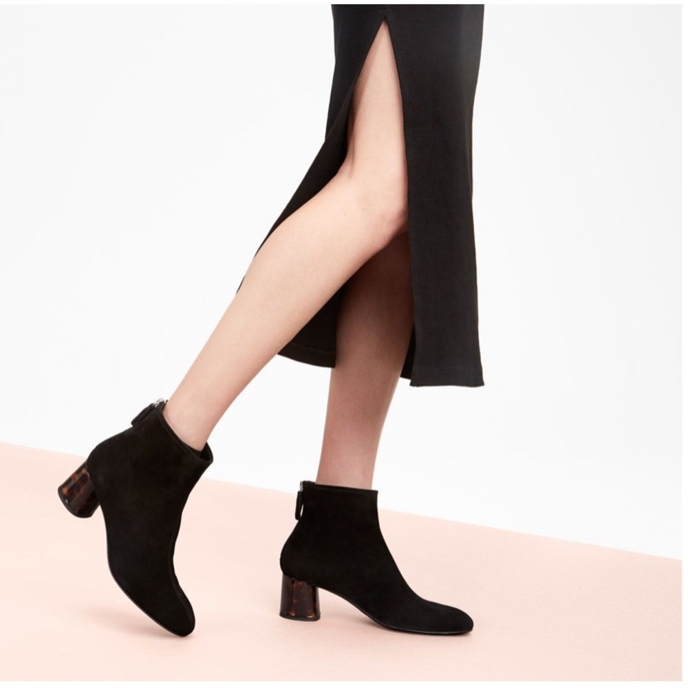 AGL Women's Veta Precious
51mm leather Ankle  black Booties   $ 455 gently used